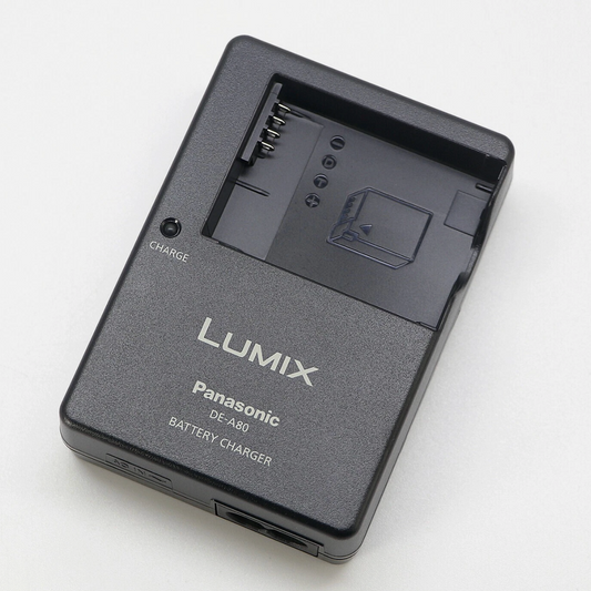 Panasonic DE-A80 Battery Charger